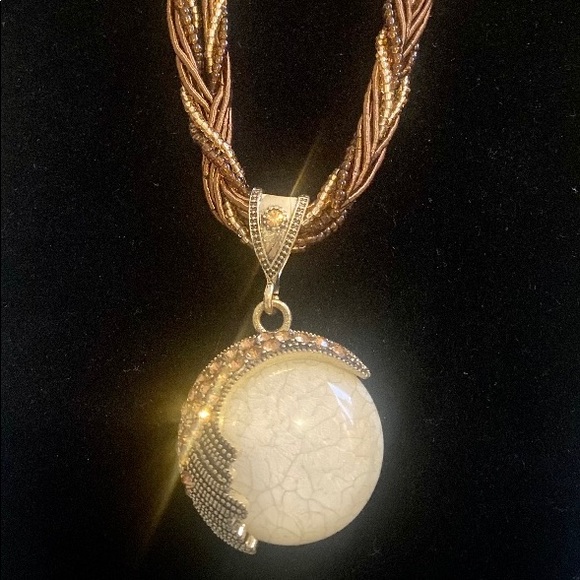 Jewelry - Woven White Cracked Stone Pendant Necklace